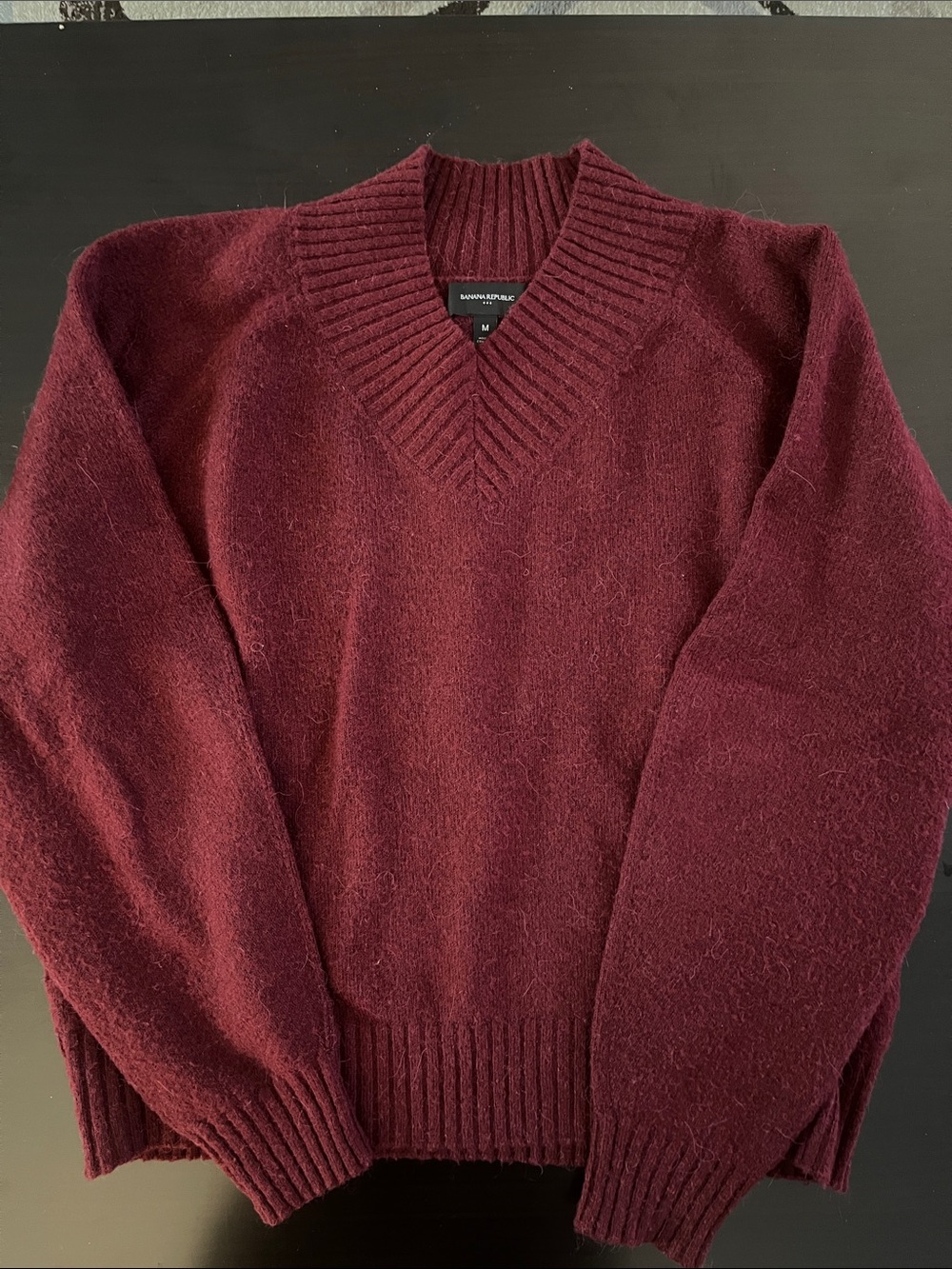 Banana Republic Women's V-Neck Sweater in Burgundy